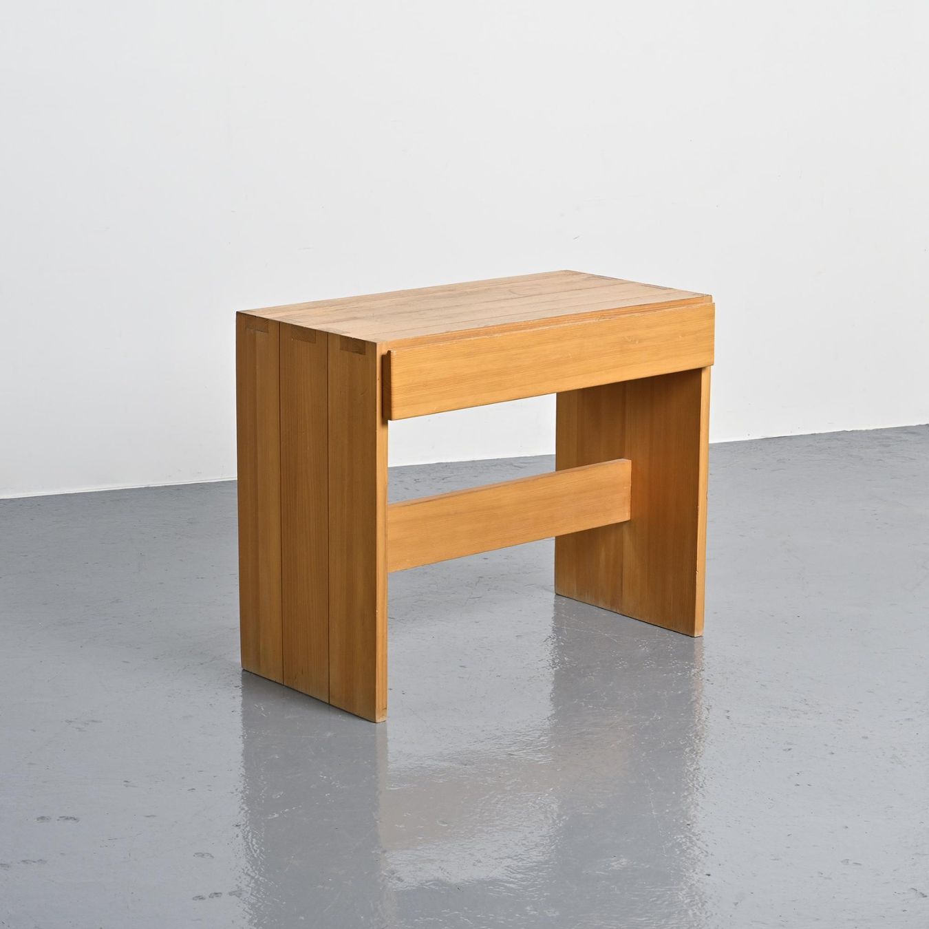 Scrivanie: Bureau en orme massif par Maison Regain, année 70 – Usato da VILLEURBANNE venduto da PATEREDELAGANDOUZE 4