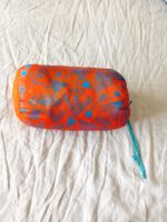 Schlafsack mit leuchtendem orange-blauem Muster für Kinder