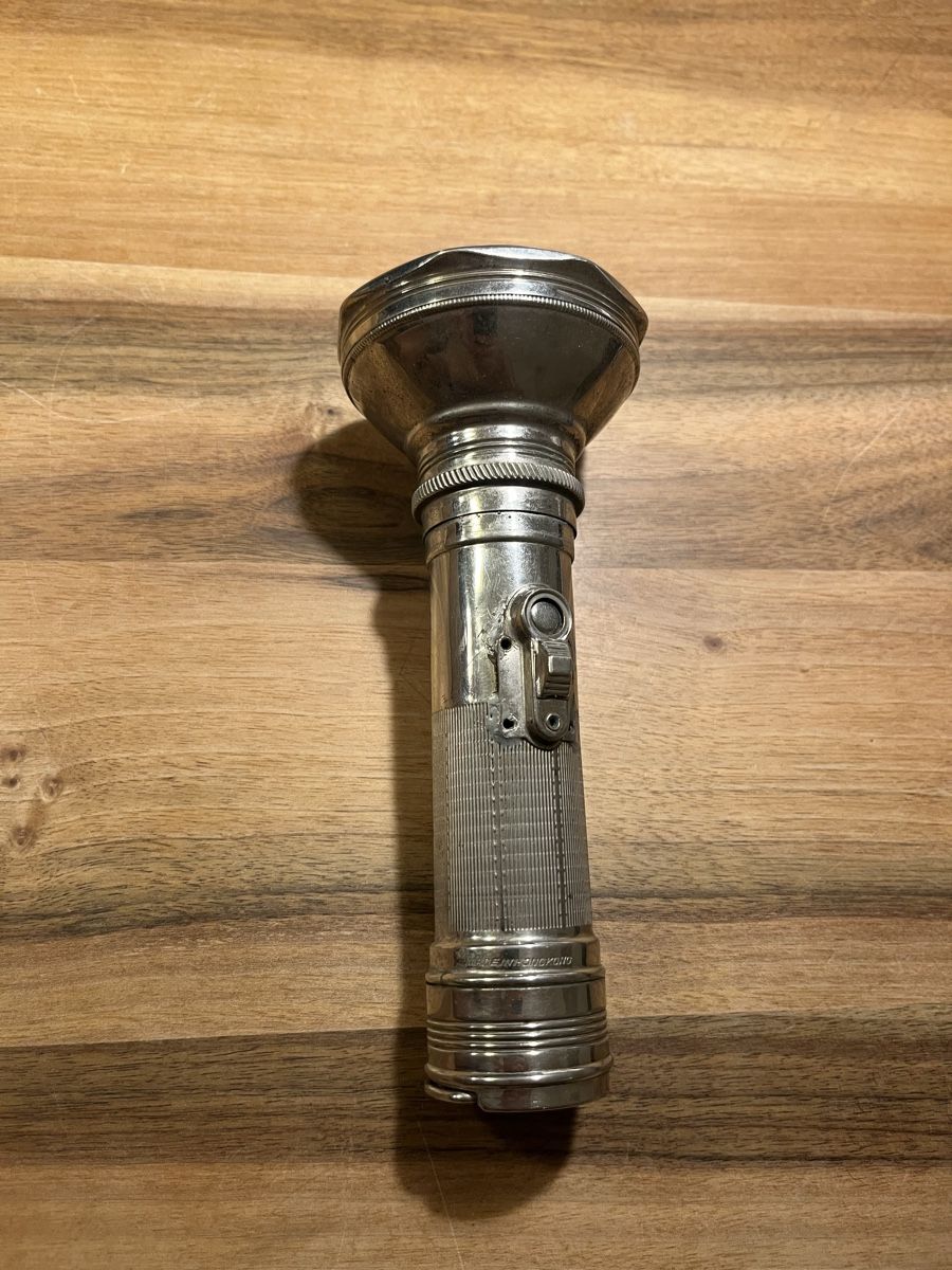 Lampade: Antike Taschenlampe " Made in Hongkong" – Usato da Würenlos venduto da KLG_3TBs 1
