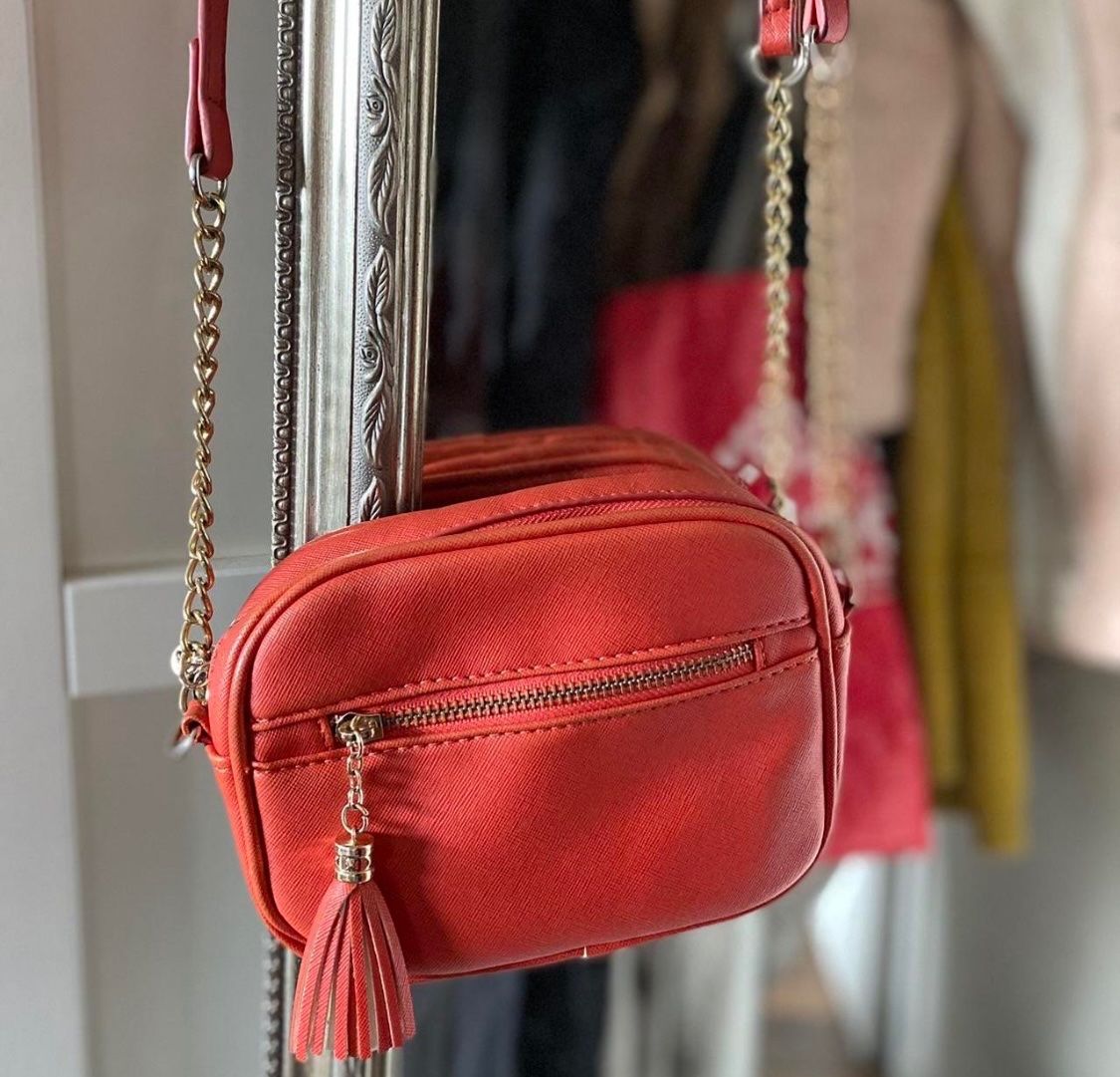 Taschen für Damen: Rote Umhängetasche – Gebraucht aus Zürich von mar_6xcq 1