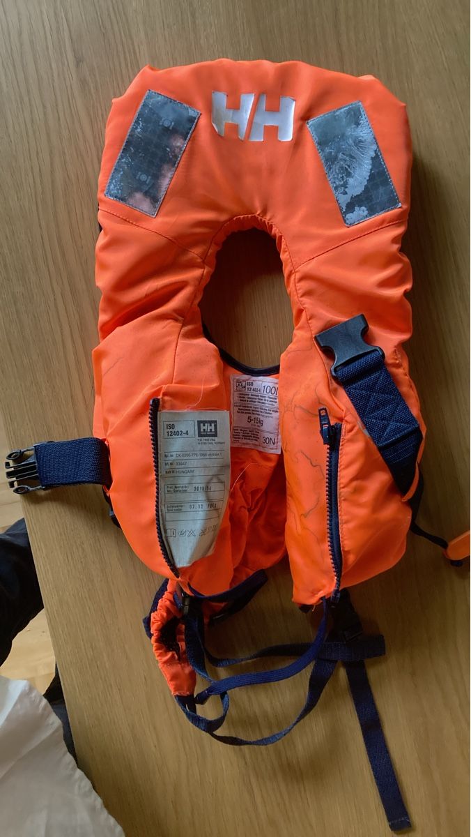 Helly Hansen Giubbotti di salvataggio: Sicherheitsweste Helly Hansen Kinder Schwimmweste Grösse 5-1 – Usato da FRIBOURG venduto da Boris004
