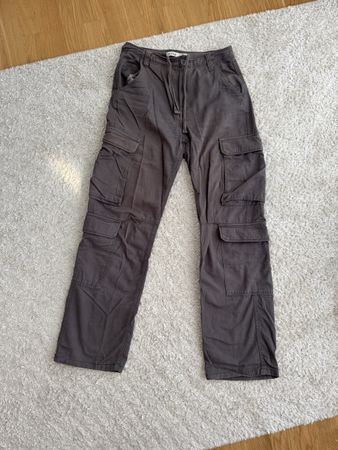 Bershka Cargo Hose, grau, Grösse 36