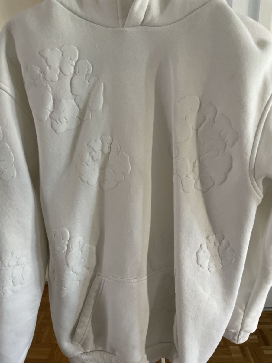 Maglioni & Felpe: Sweatshirt blanc avec motif texturé taille 16 ans – Usato da Yverdon-les-Bains venduto da mar_hg5t 1
