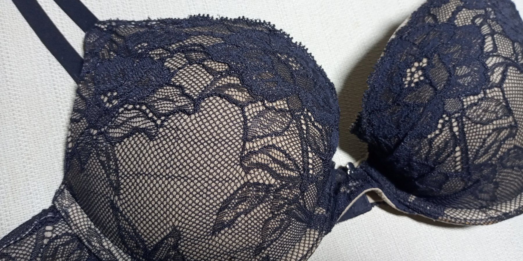 Altra biancheria intima: Maidenform der perfekte Spitzen BH 75B 75C zu Odd Molly – Usato da St. Gallen venduto da Hereplaysmusic