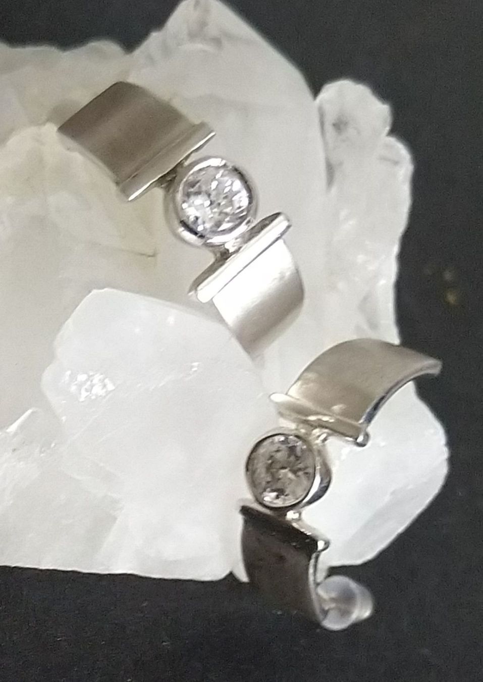 Orecchini pendenti & Orecchini a lobo: OHRRINGE IN 925 SILBER MIT STEIN – Usato da Romanshorn venduto da BoutiqueA 1