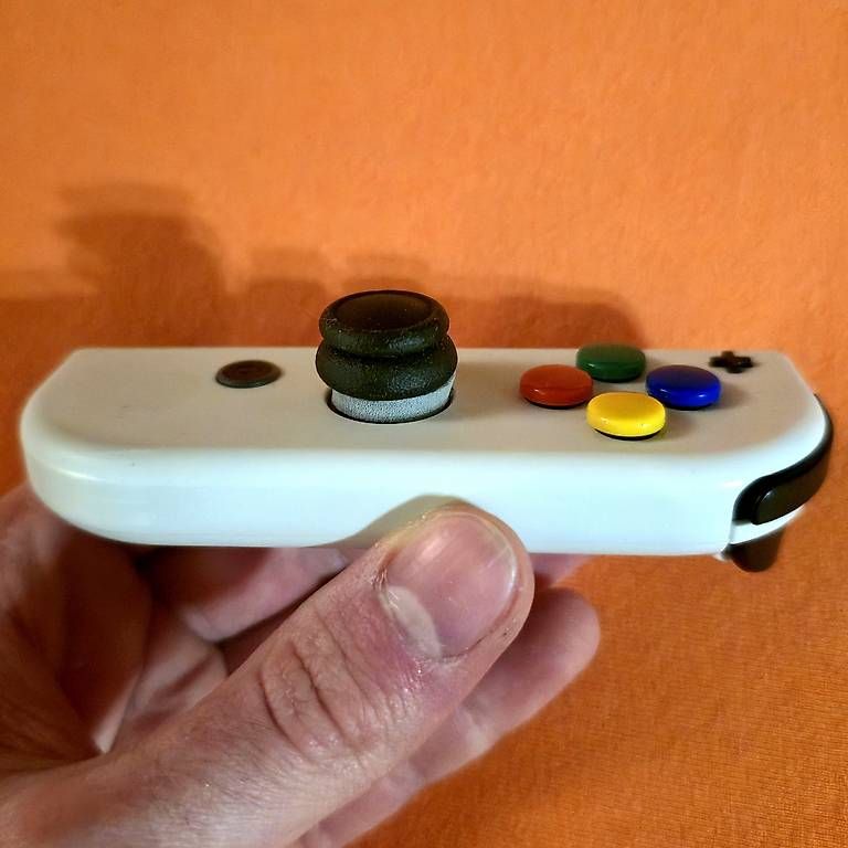 Konsolen: Nintendo Switch Oled + Grip Attachment + Protective Case – Gebraucht aus Oberwil b. Zug von gle_5cyf 3