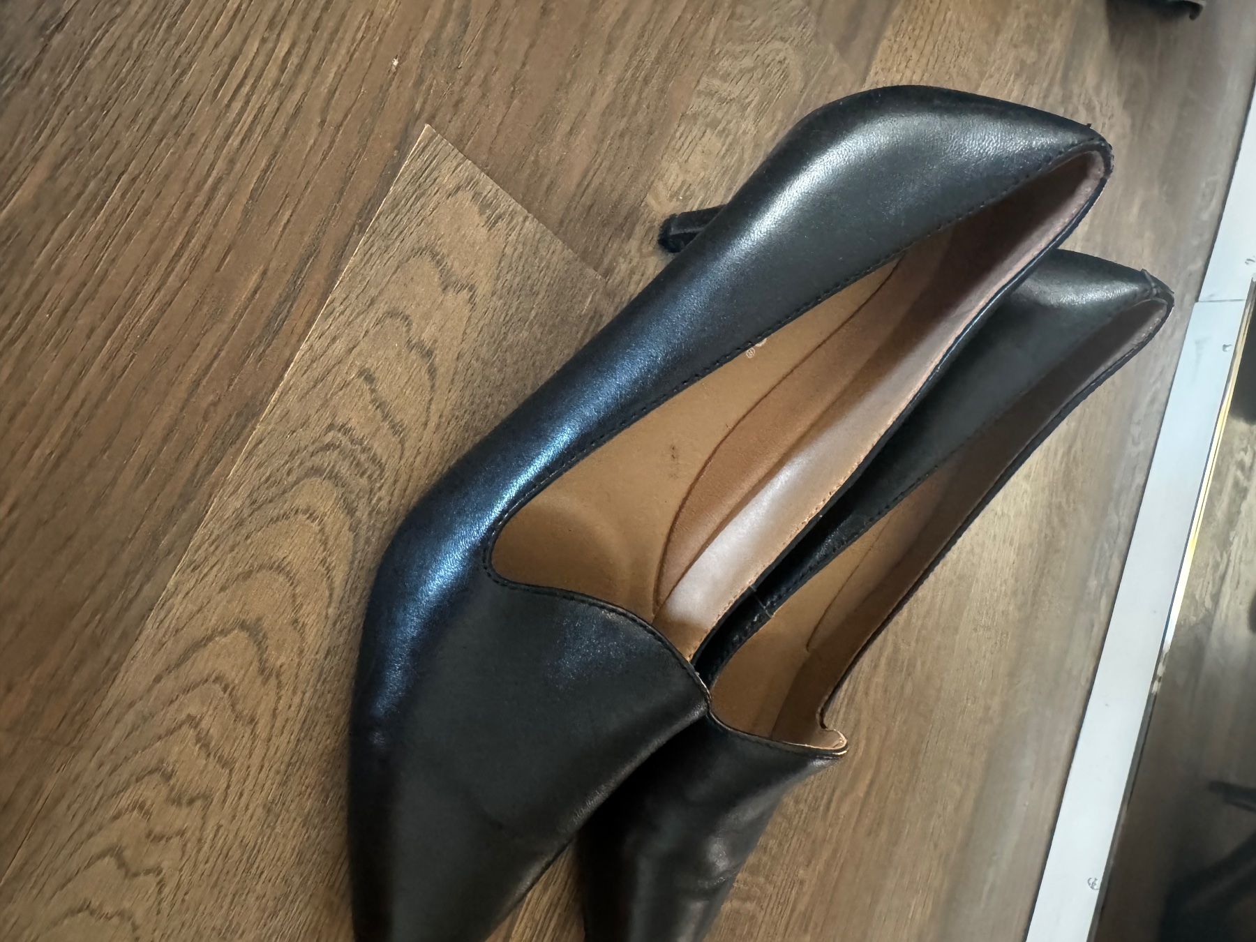 Scarpe da donna: Schwarze Pumps Kitten Heels 39 Leder – Usato da St. Gallen venduto da LkN_34 1
