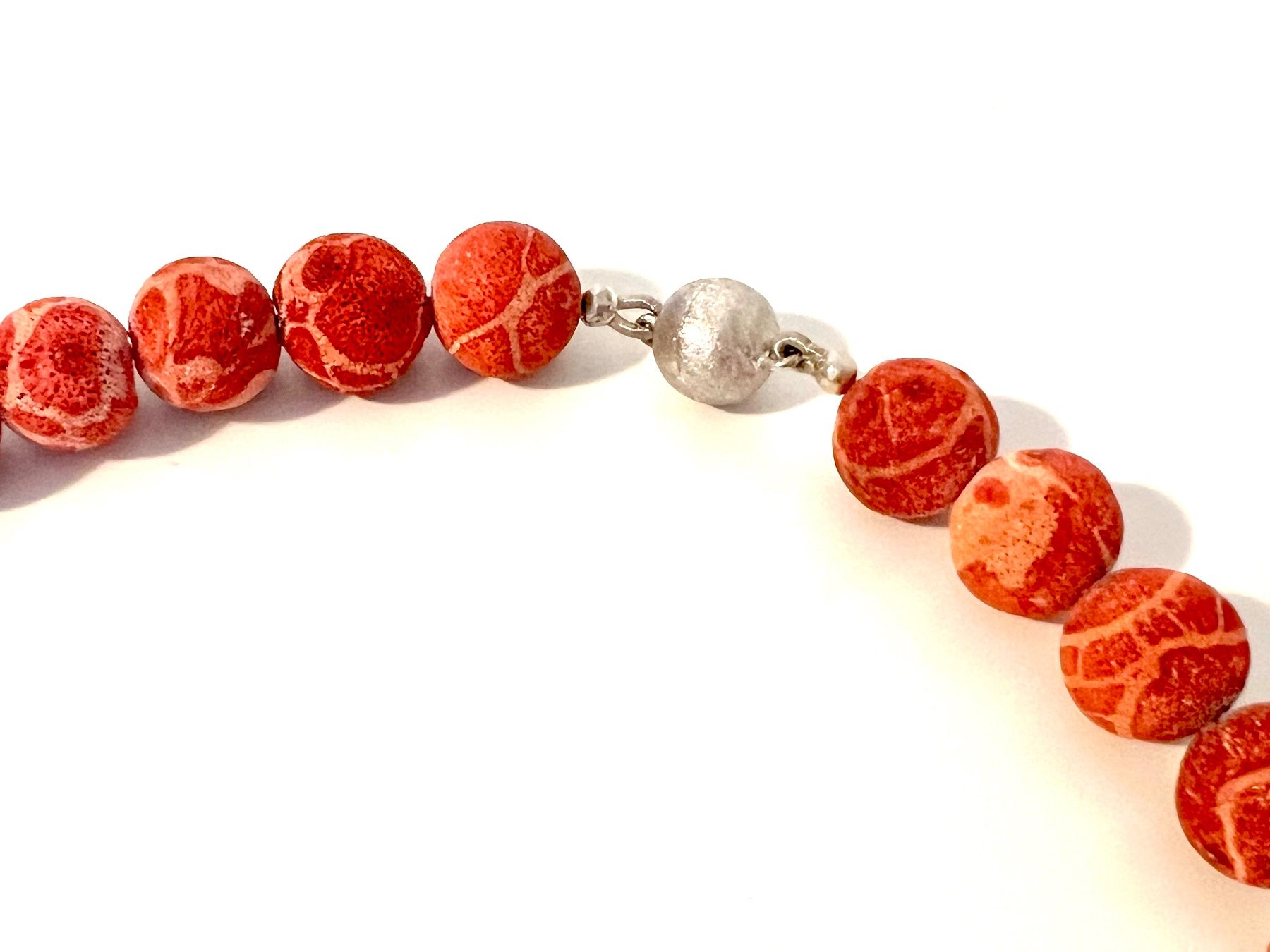 Colliers: Rote Korallen Halskette mit Sterling Silber – Neuf avec emballage d'origine à Rüschlikon par ThereseJewelryDesign 3