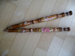 2 riesen Bleistifte bemalt Dekoration