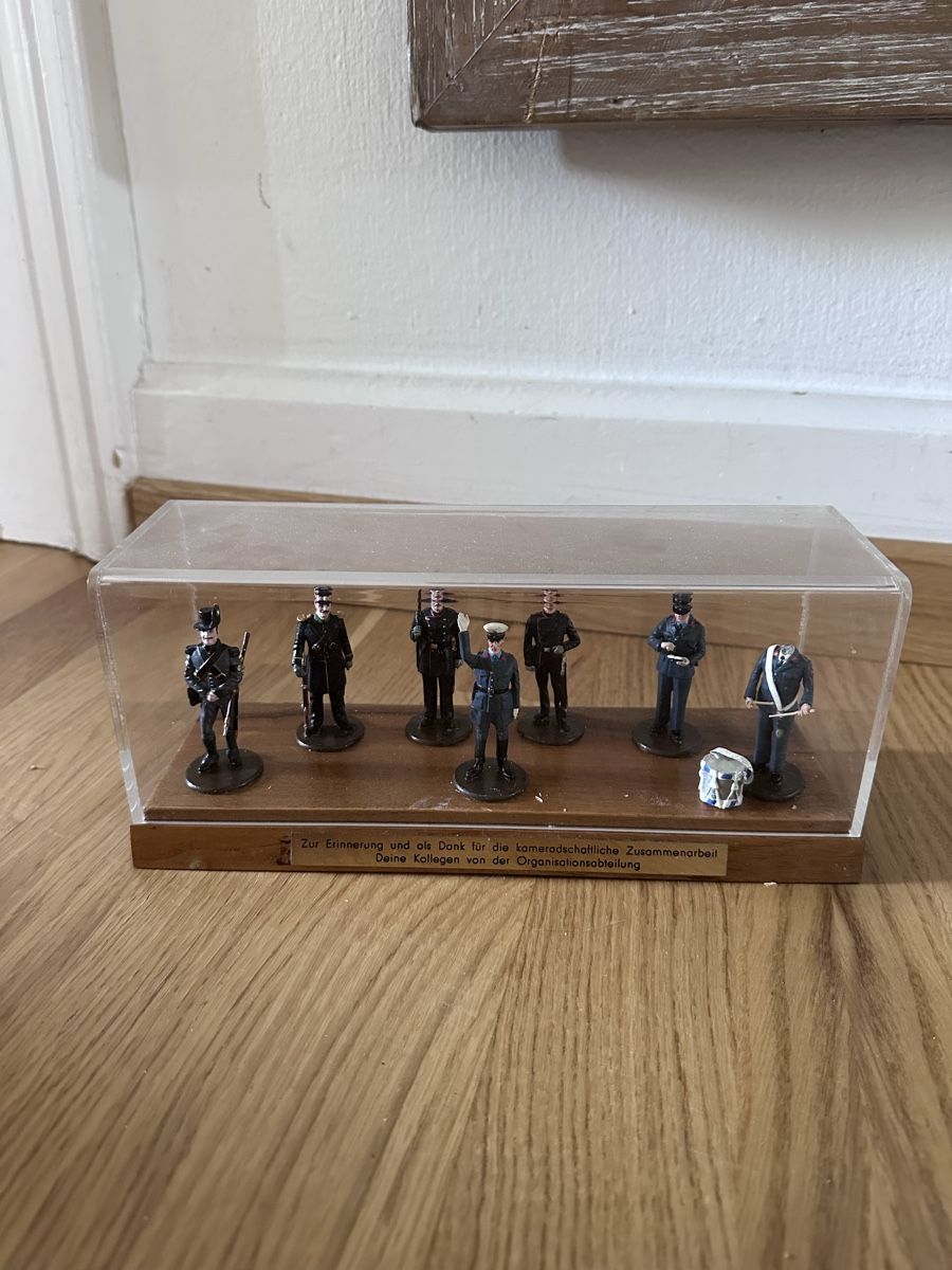 Figurines: Figuren – Défectueux à Zürich par Nojemu