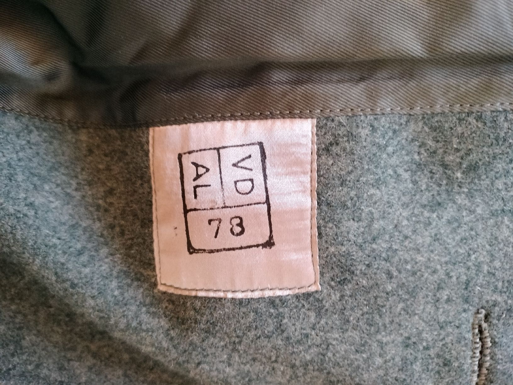 Schweizer Armee Uniformen: Schweizer Armee Militär Uniform Mantel – Gebraucht aus Schwanden Sigrisw von Wibe81 3