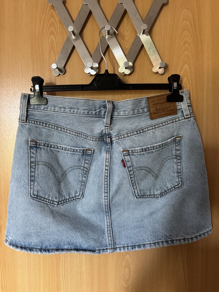 Levi's Jeans: Jeansrock Levi's hellblau kurz – Neuf (Voir description) à Ins par maximal_30CHF 1