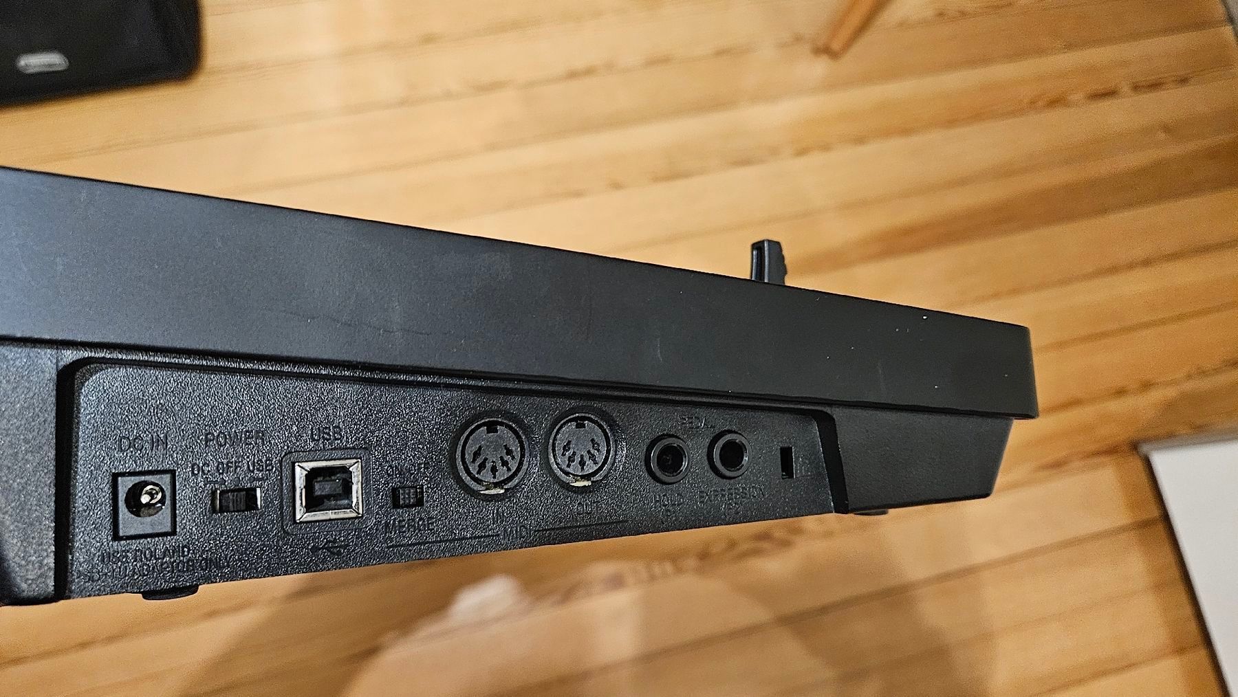 Roland Strumenti musicali: ROLAND A-800PRO MIDI Keyboard Controller – Usato da Aarau venduto da .Kosta. 3