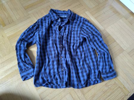 Blau kariertes Hemd mit Druckknöpfen 104