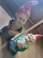 2 nummerierte Gartenzwerge aus Kunststoff L