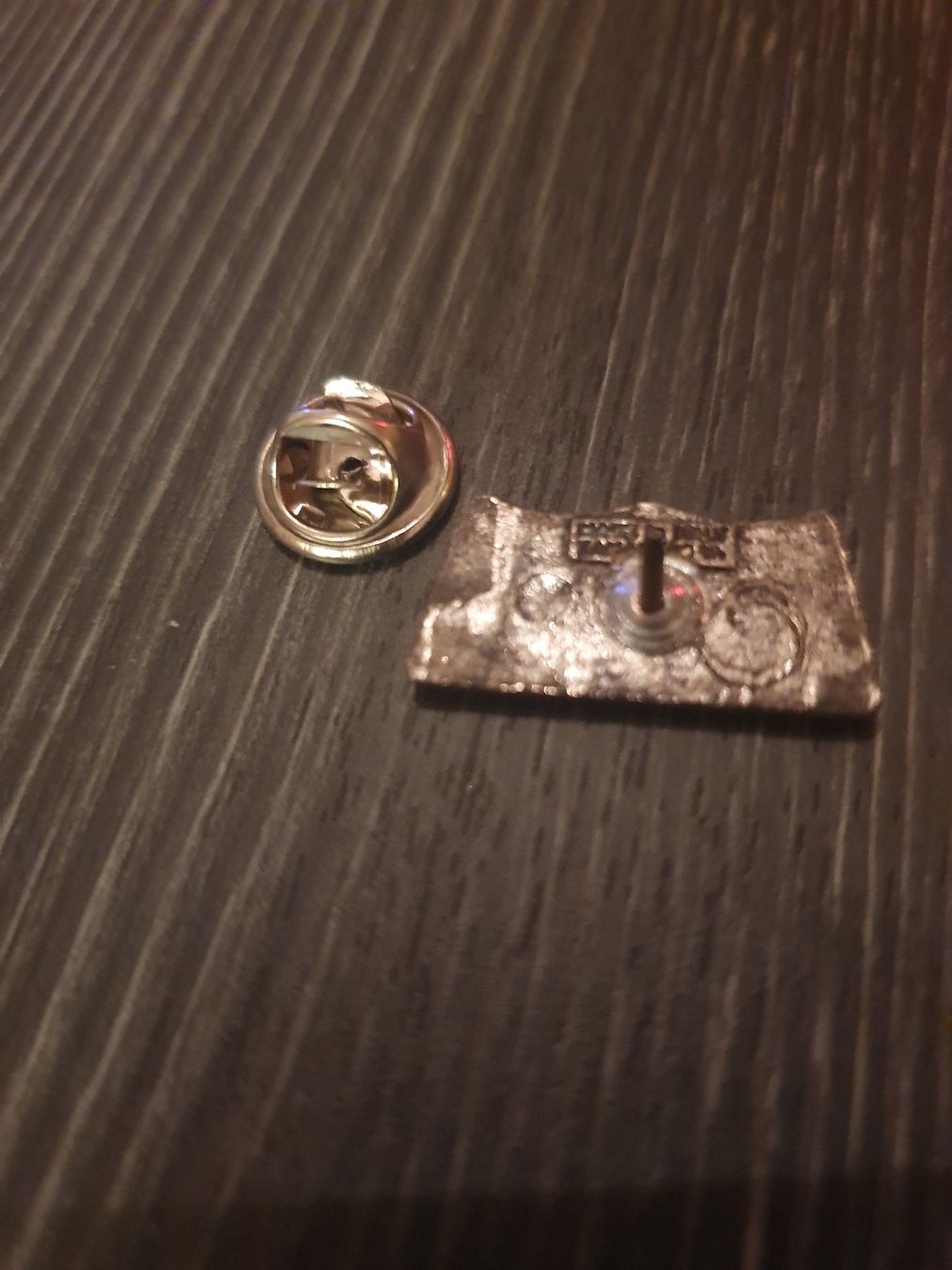Placchette & Badge: Pin Lewis – Usato da Thun venduto da Kissthis 1