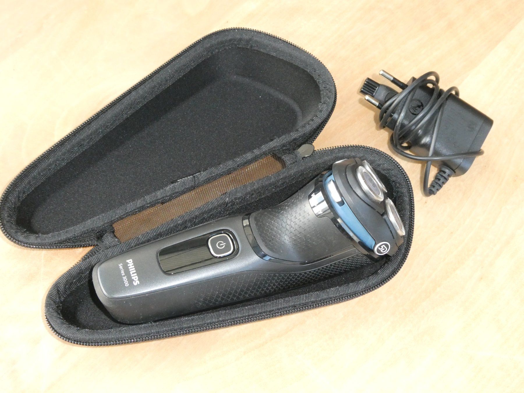 Rasierapparat Philips Series 300 (Gebraucht) in Beromünster für CHF 25 ...