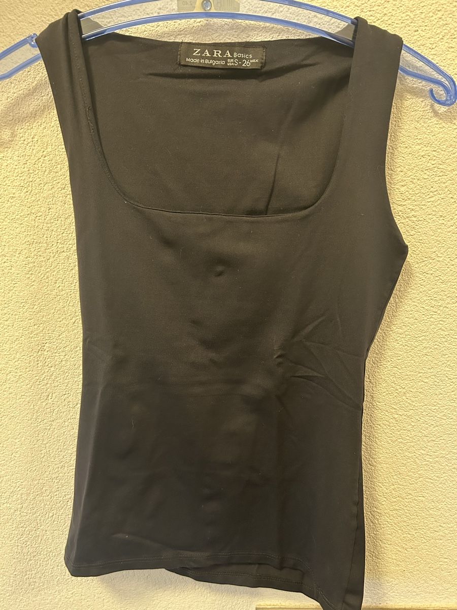 Zara Tops: Top sans manches noir Zara – Gebraucht aus Bôle von sev_n85b