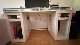 Weisser Schreibtisch mit Glasplatte & Stauraum – 140 × 70 cm