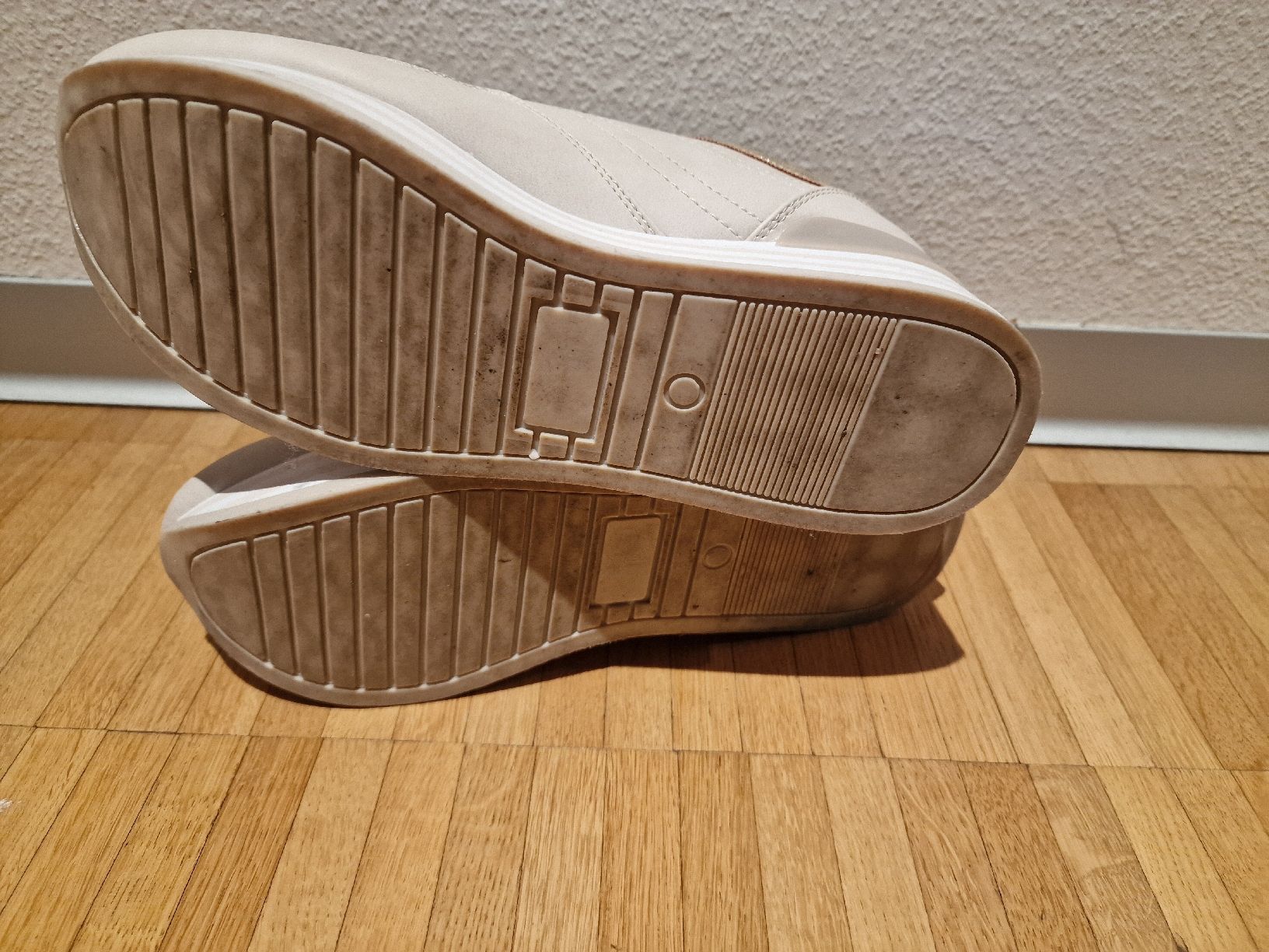 Scarpe da donna: Damen Sneaker Plateau Gr. 39 – Usato da Laufenburg venduto da may_r2st 1
