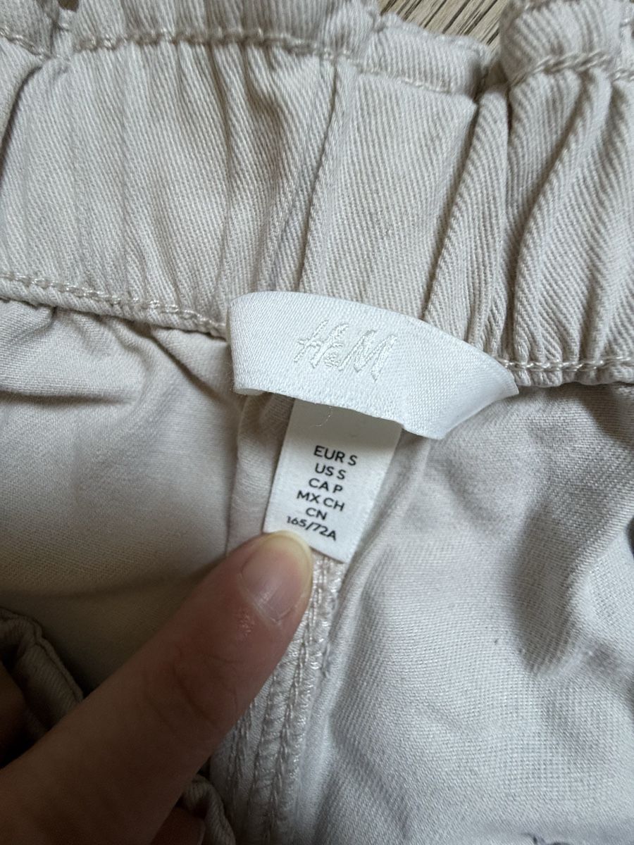H&M Pantalons: Short H&M dès CHF 1.- – D'occasion à Commugny par Flamantrose77 2