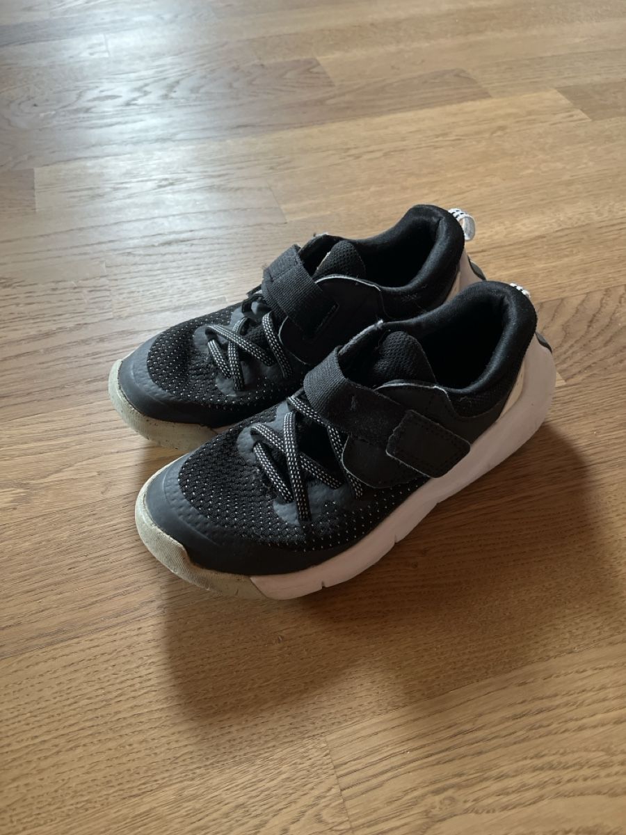 Decathlon Herrenschuhe: Sportschuhe große 32  – Gebraucht aus Bern von leo_6rh9