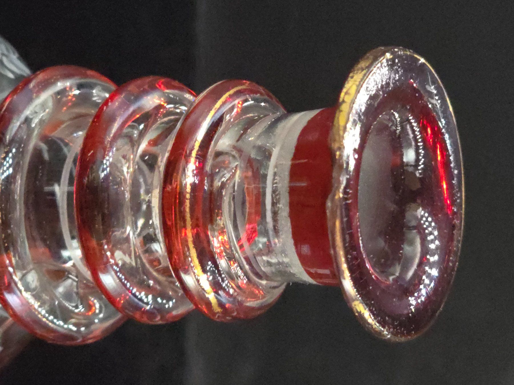 Karaffen: Karaffe mit Stöpsel, Buntglas mit 1 Glas – Gebraucht aus Rorschacherberg von snOOpydOg11 1