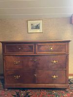 Belle commode ancienne en noyer / merisier flammé
