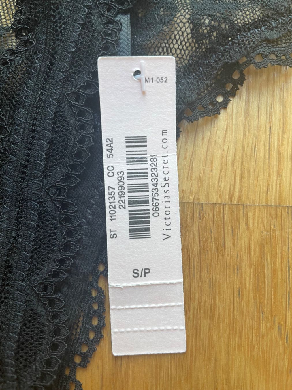 Victoria’s Secret Lace Thong S NEW (Neu und originalverpackt) in ...