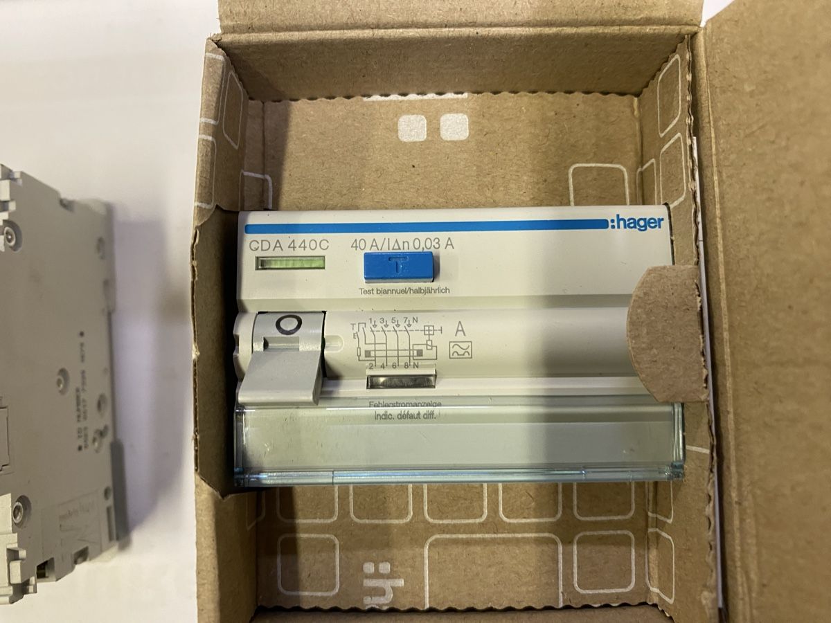 Hager Alimentazione elettrica: FI-LS 40A/ Bewegungsmelder / LS 16A – Nuovo (secondo la descrizione) da Niederweningen venduto da ronboni 3