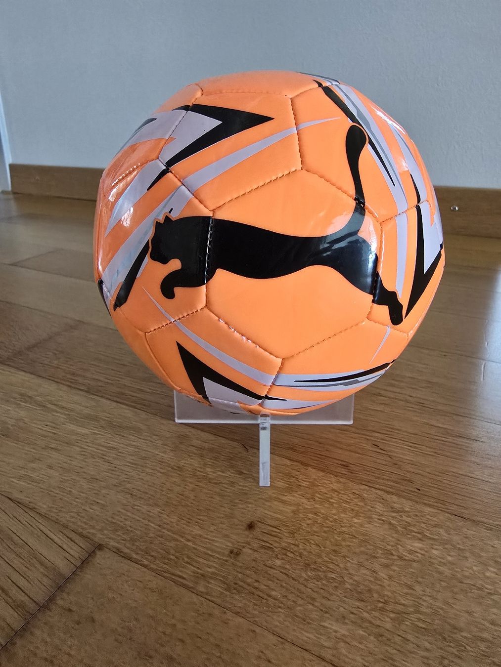 Puma Palloni: Handball Puma orange mit Ständer Neu – Usato da Kerns venduto da mic_gy7n
