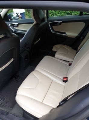 Volvo Automobili: Volvo V60 2T,  203  PS, Leder, Sitzheizung, Automatic – Usato da Muttenz venduto da AbduM 3