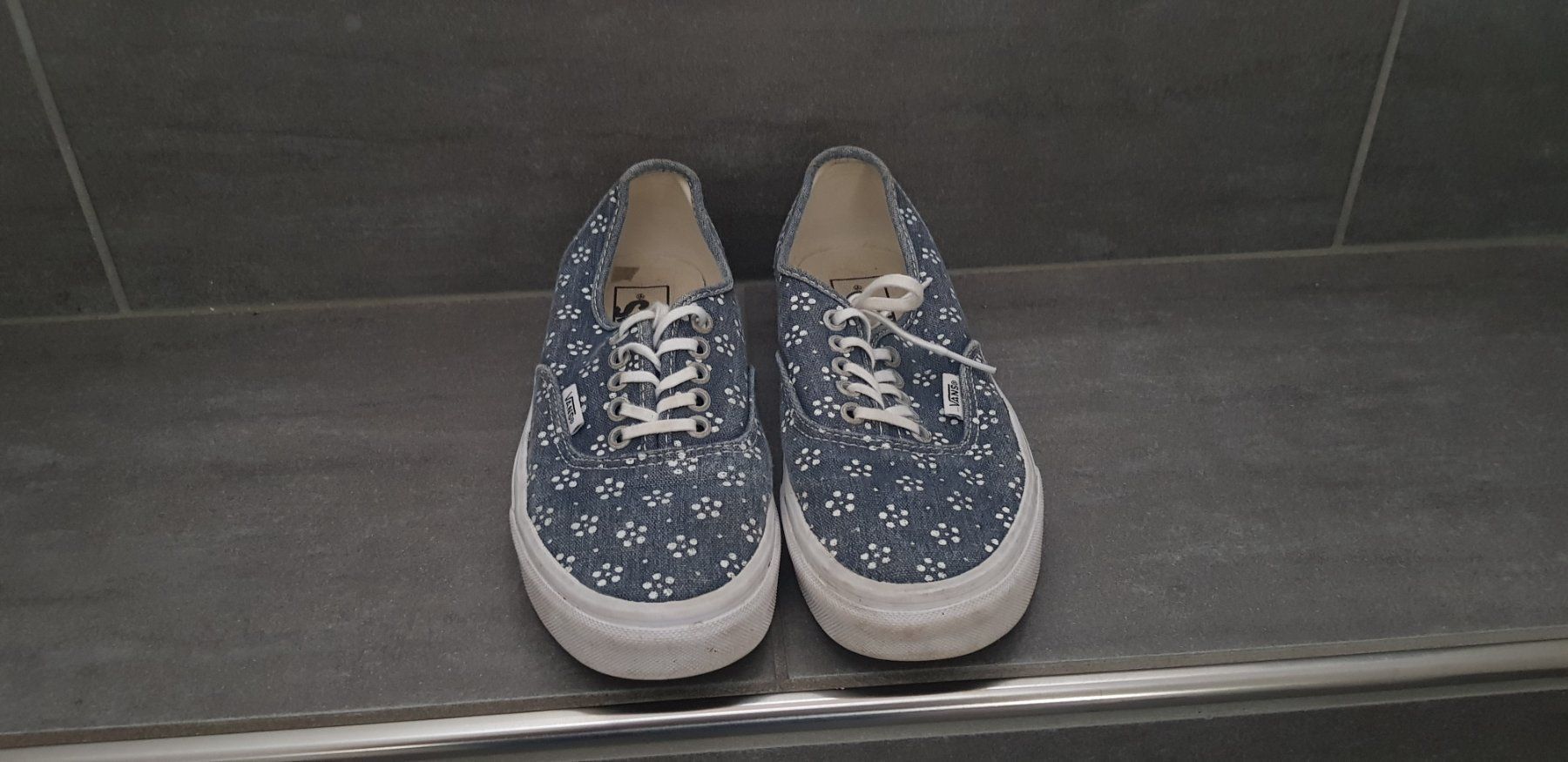 Vans Scarpe per ragazze: VANS gr.38,5 – Usato da Mezzovico venduto da maemy 1