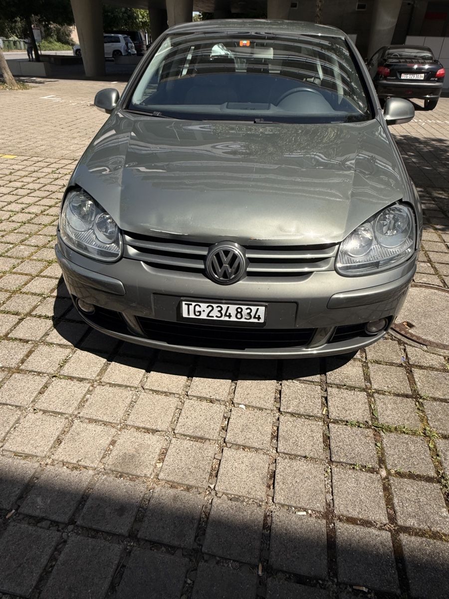 VW Autos: VW Golf 2.0 TDI grau ab Platz – Gebraucht aus Frauenfeld von awebtool 2