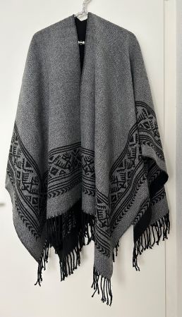 Warmer Winter Poncho, Schwarz/Grau, Top Zustand!