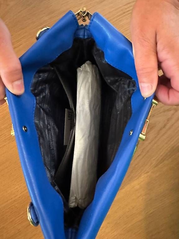 Sacs femmes: Handtasche Moschino blau – D'occasion à Luzern par per_mxf5 1