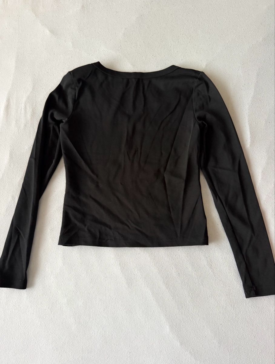 Camicette: Schwarze Baumwoll Langarmshirt – Nuovo (secondo la descrizione) da Oftringen venduto da soraia.i 1