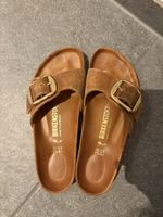 Birkenstock Sandalen mit goldener Schnalle