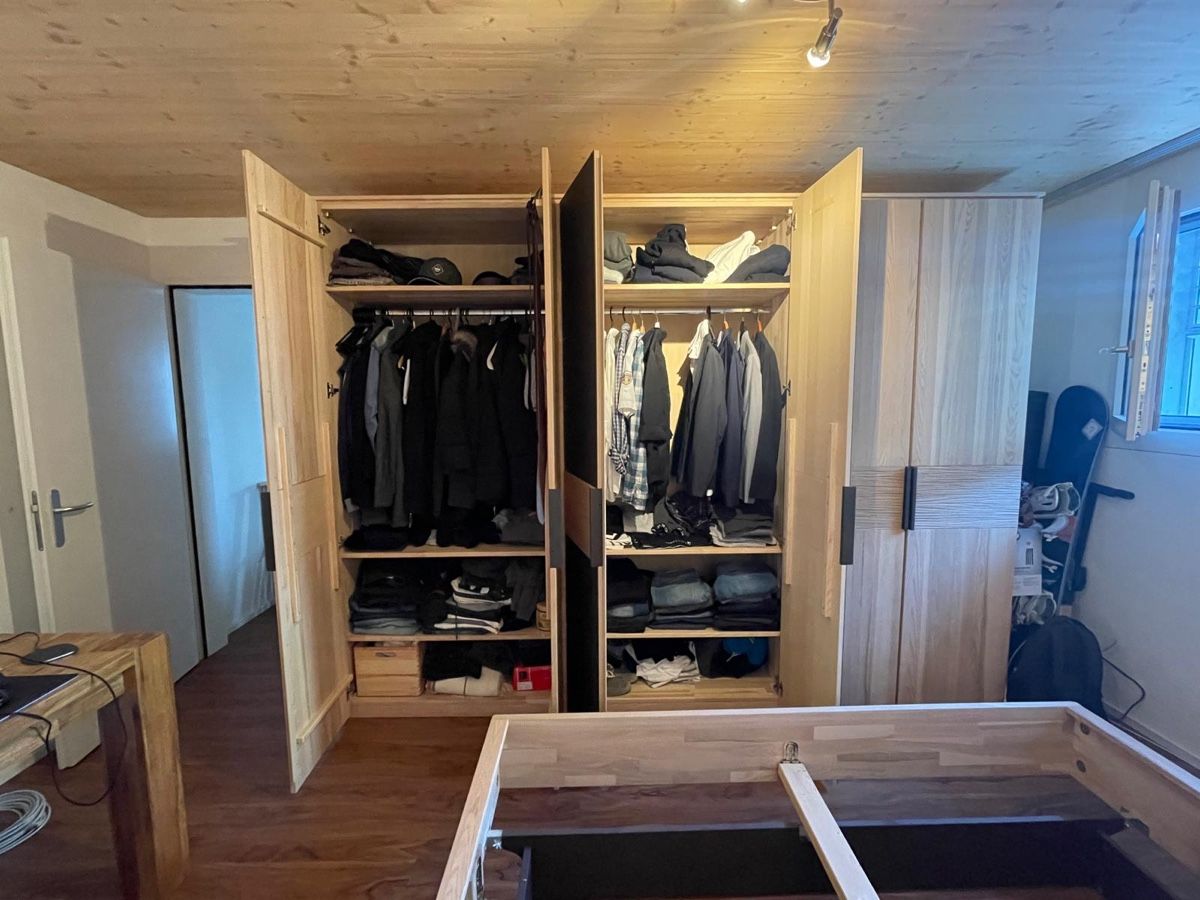 Armadi: Kleiderschrank Massiv Holz – Usato da Schüpfheim venduto da ele_y2dq 2