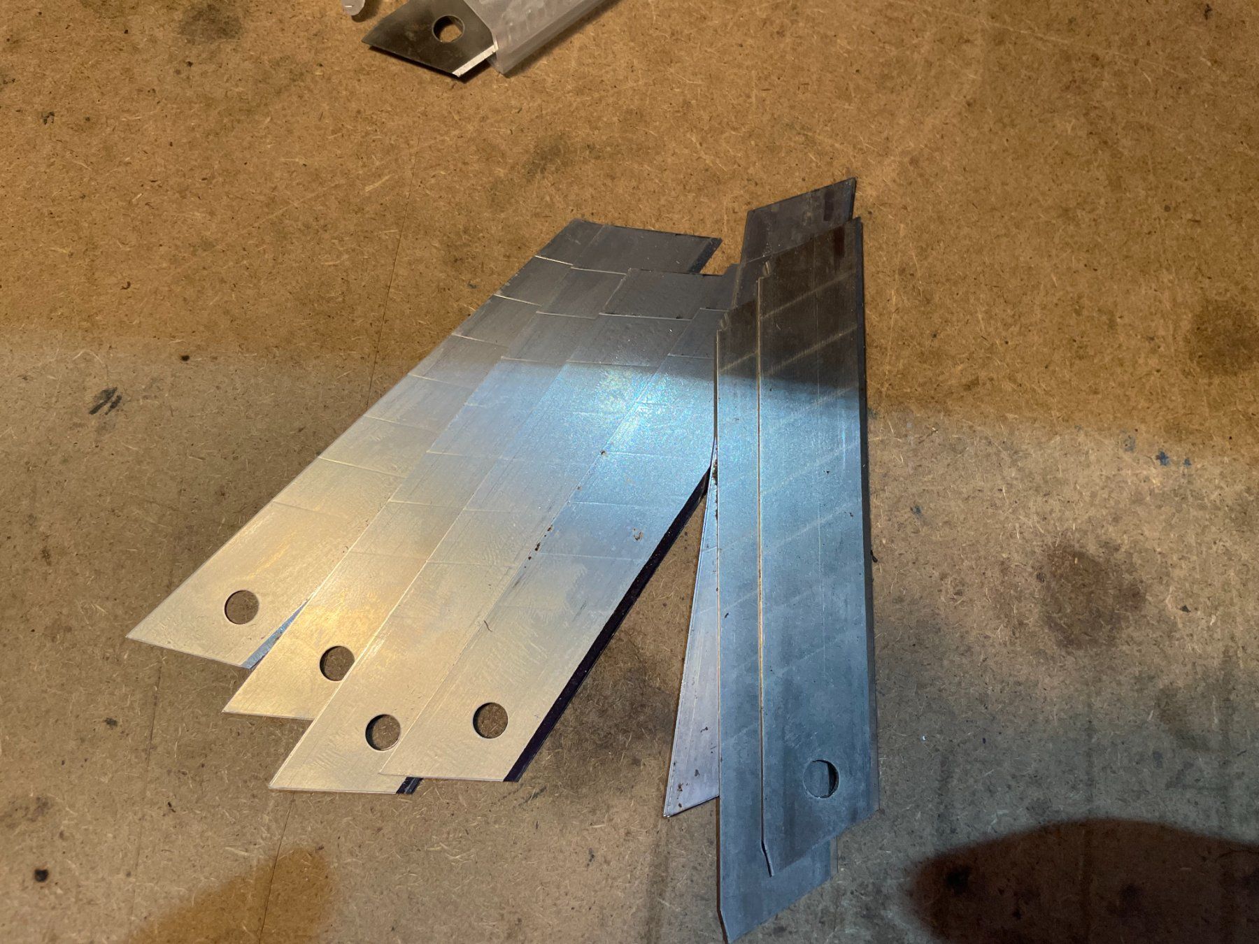 Tutti gli attrezzi: 11 lames de cutter 19 mm de large – Usato da Petit Lancy venduto da gil_hr6v 2