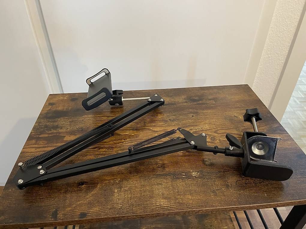 Altro per computer & reti: Tablet Holder for Bed or Gym – Usato da Unterägeri venduto da eve_76lj