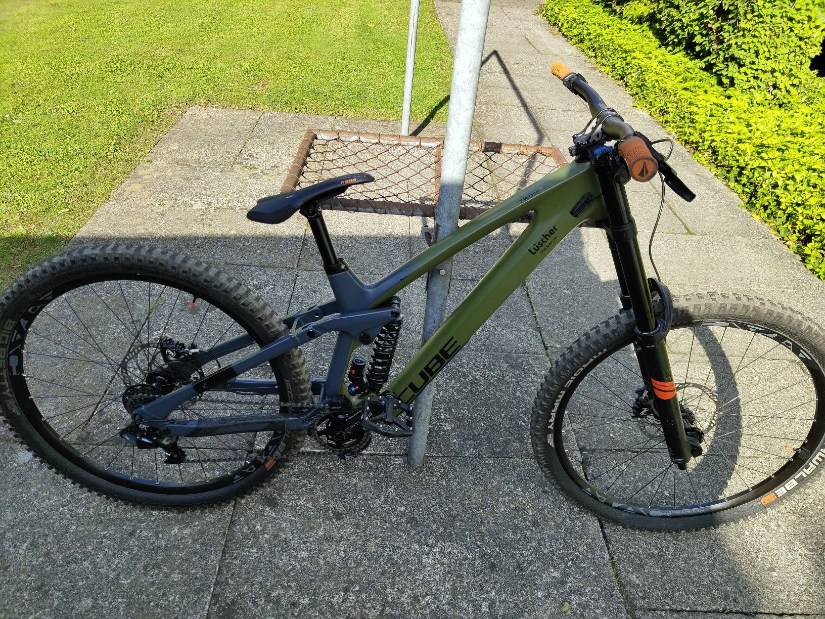 Cube Biciclette: Cube Two15 Downhill – Usato da Jona venduto da thePAYCORN