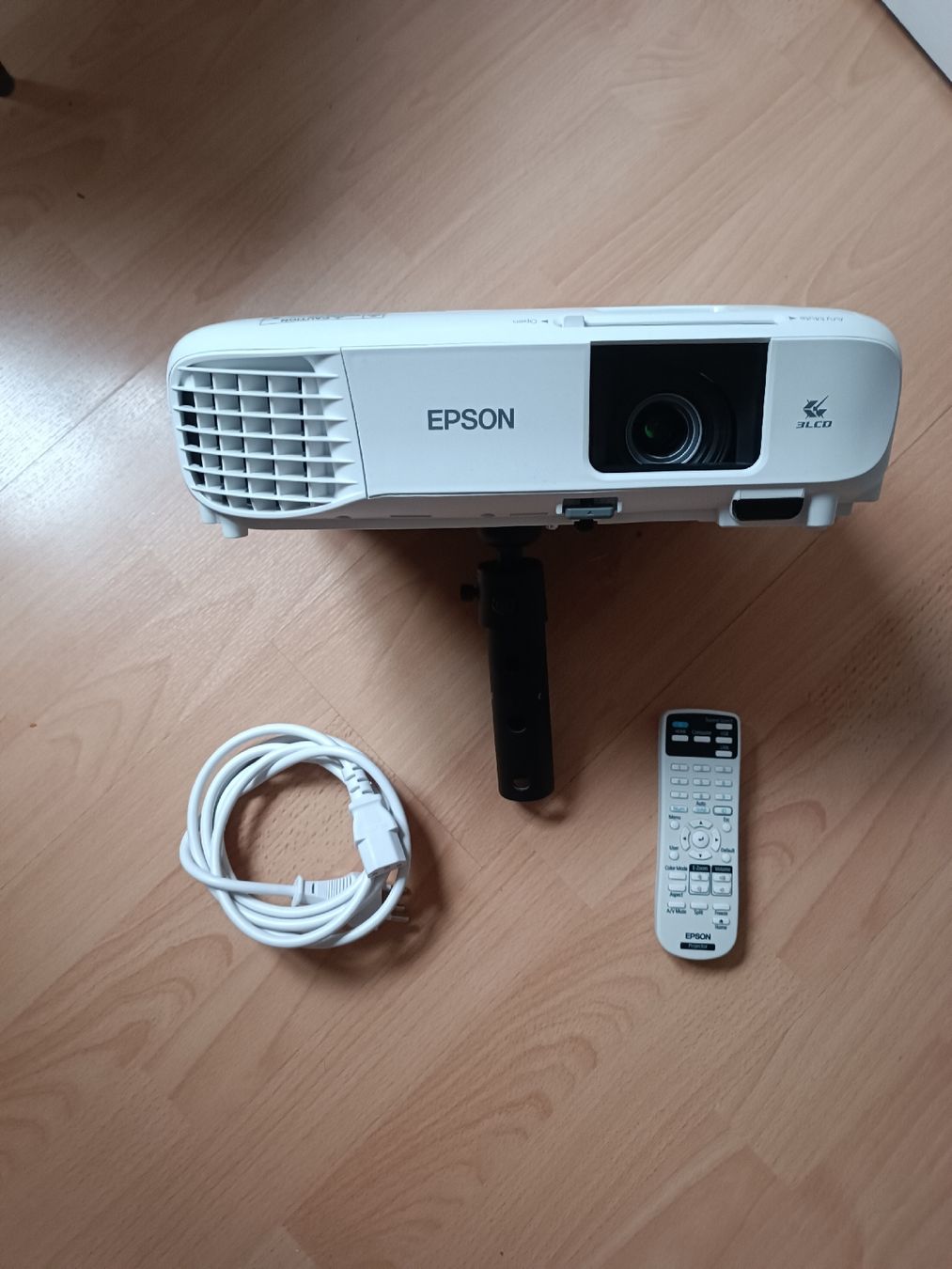 Epson Videoprojektoren: Beamer Epson EH - TW740 – Gebraucht aus Freidorf TG von Daniel74