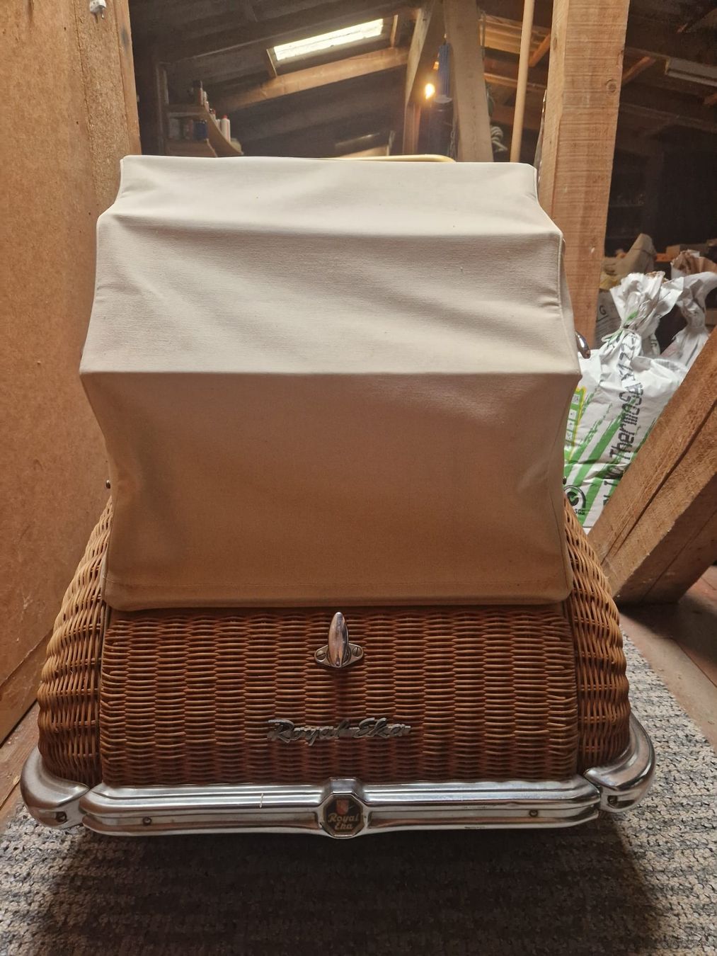 Carrozzine: antiker Kinderwagen – Usato da Utzenstorf venduto da mawy98 3