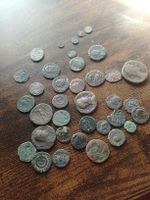 Lot de nombreuses pièces de monnaie romaines