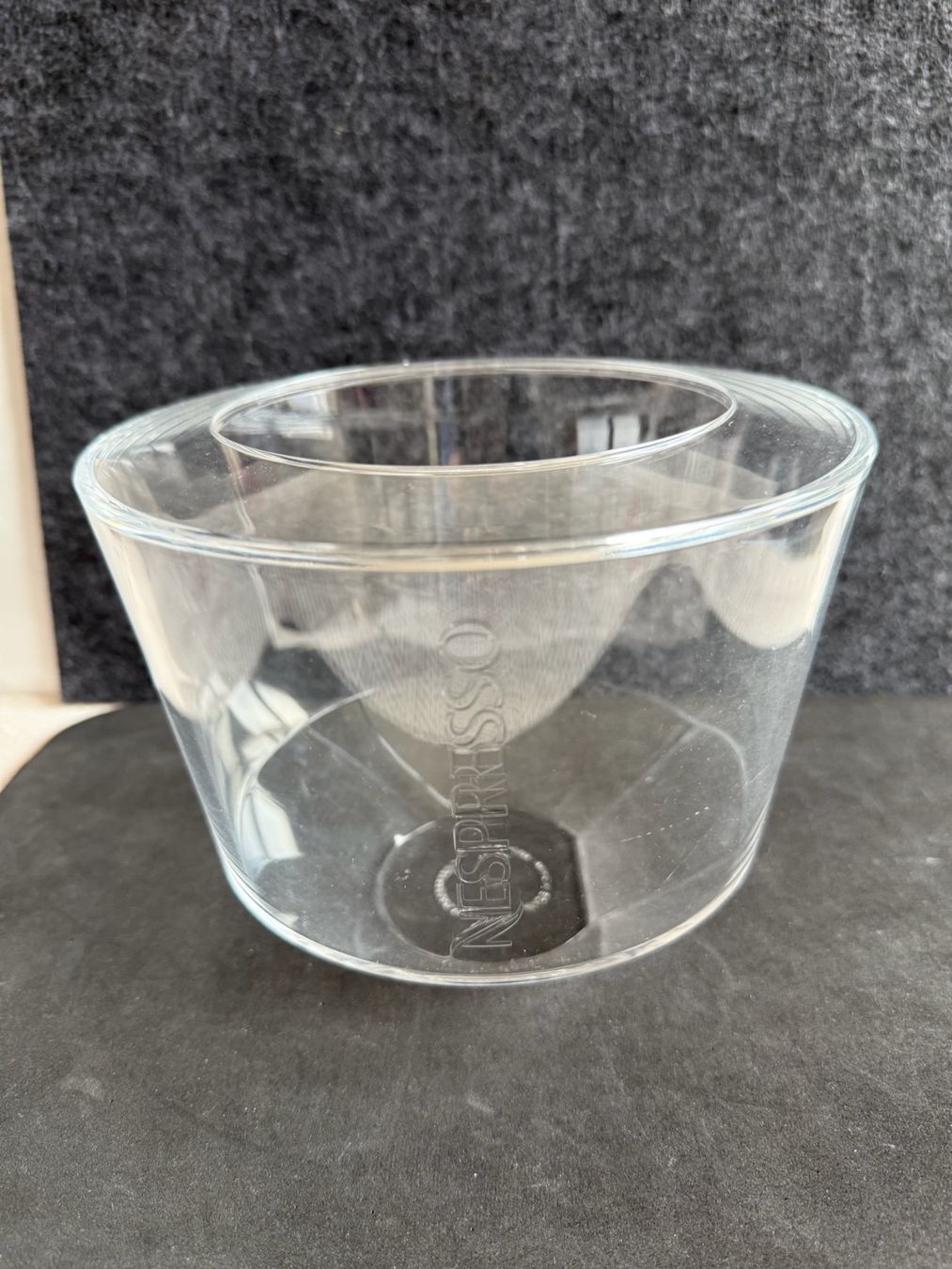 Nespresso Autres pour la gastronomie & hôtellerie: Nespresso - ECAL - boîte à capsules (b) – D'occasion à Sion par accroshoes 1