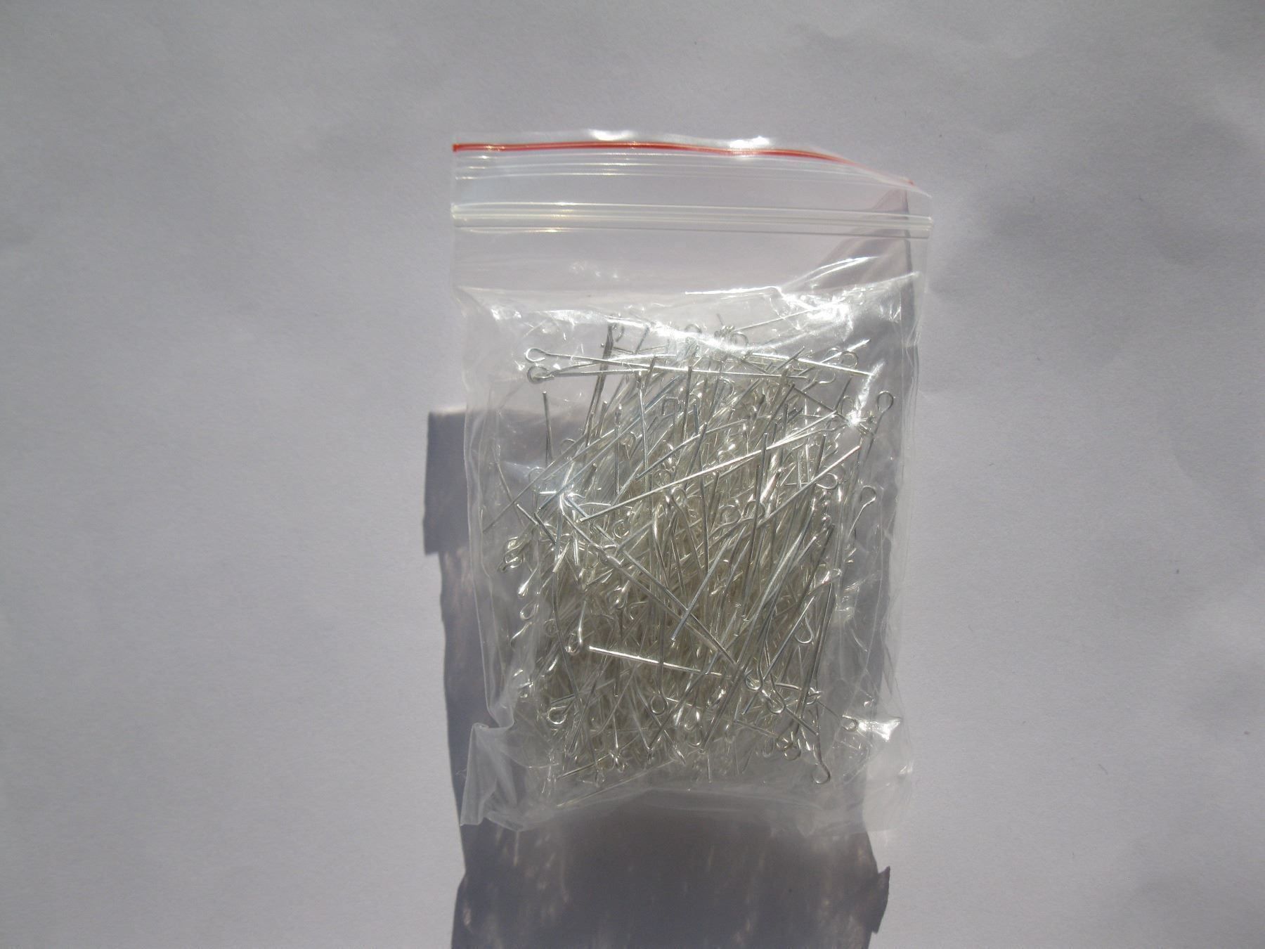 Perle (finte): 300 Kettelstifte versilbert, 45 x 0,7mm – Nuovo e nell'imballaggio originale da St. Margarethen TG venduto da LuanaKa 1