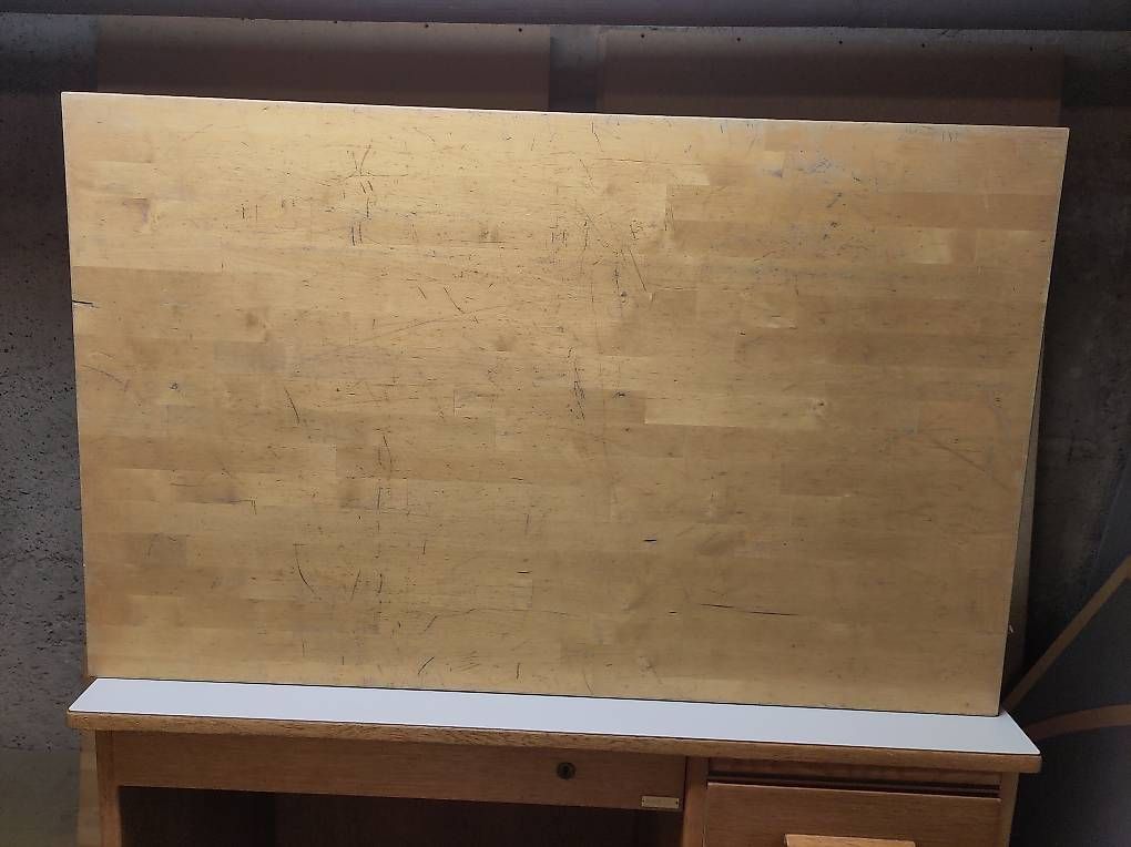 Tables: Holztisch – D'occasion à Biel/Bienne par iri_9tqh