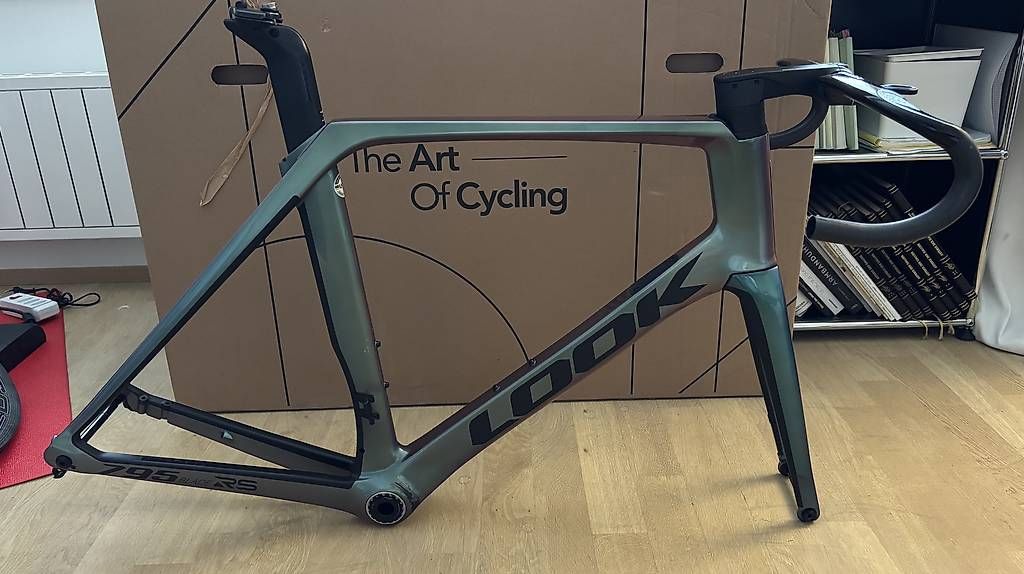 Look Pièces détachées: Look Blade 795 RS Chameleon, Gr. L Frameset Karbonschaden – D'occasion à Uettligen par urbaner1