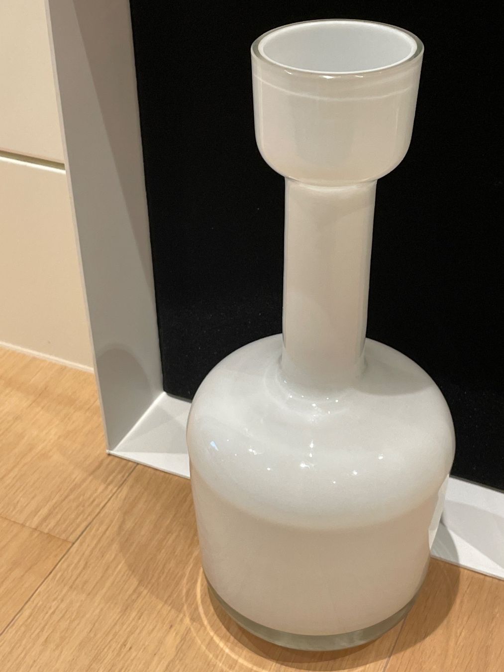 Vasi & Recipienti: Glasvase Opalglas-Optik (weiss) – Usato da Zürich venduto da plumita 2